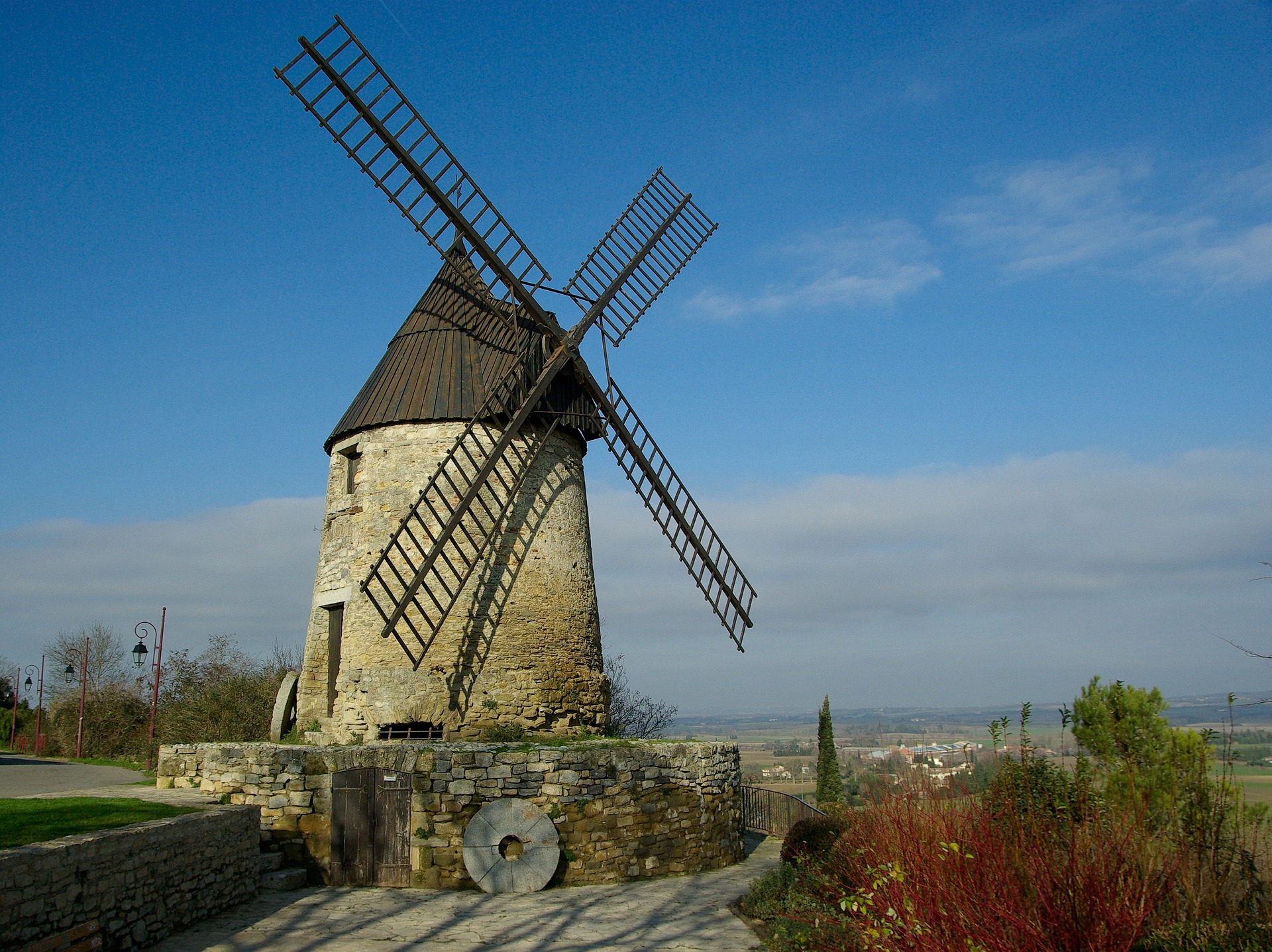 windmill-584318_1920